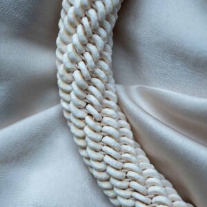 detail witte ketting ivory