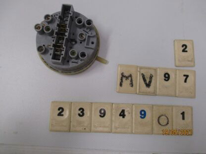 2394901