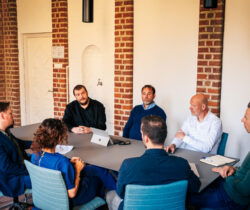 meeting-512x430