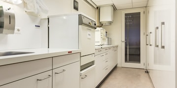 sterilisatieruimte van KT3 Tandartsenpraktijk in Zaandam - bijgesneden
