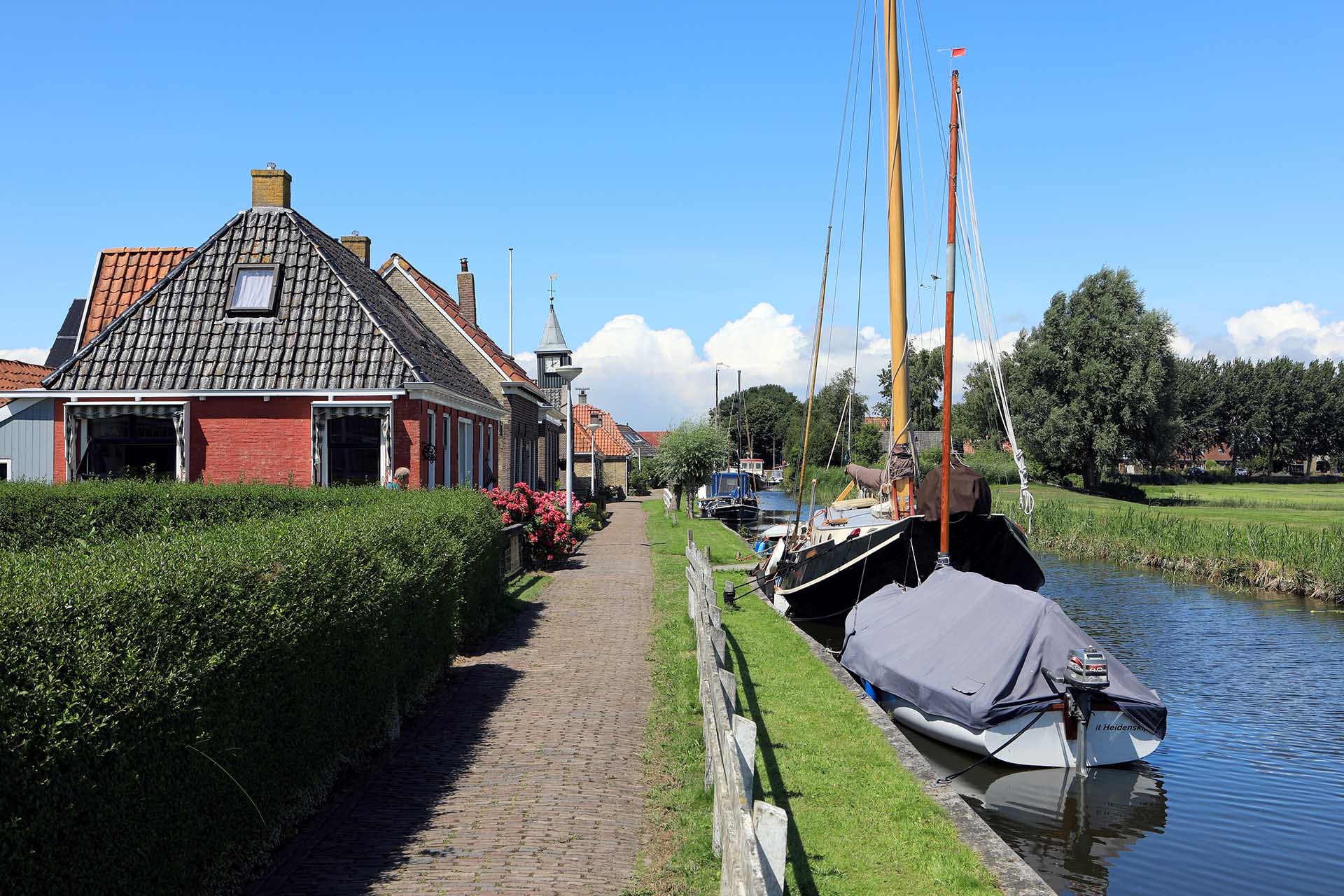 Mini-expositie 1825 bij kerken tijdens Tsjerkepaad