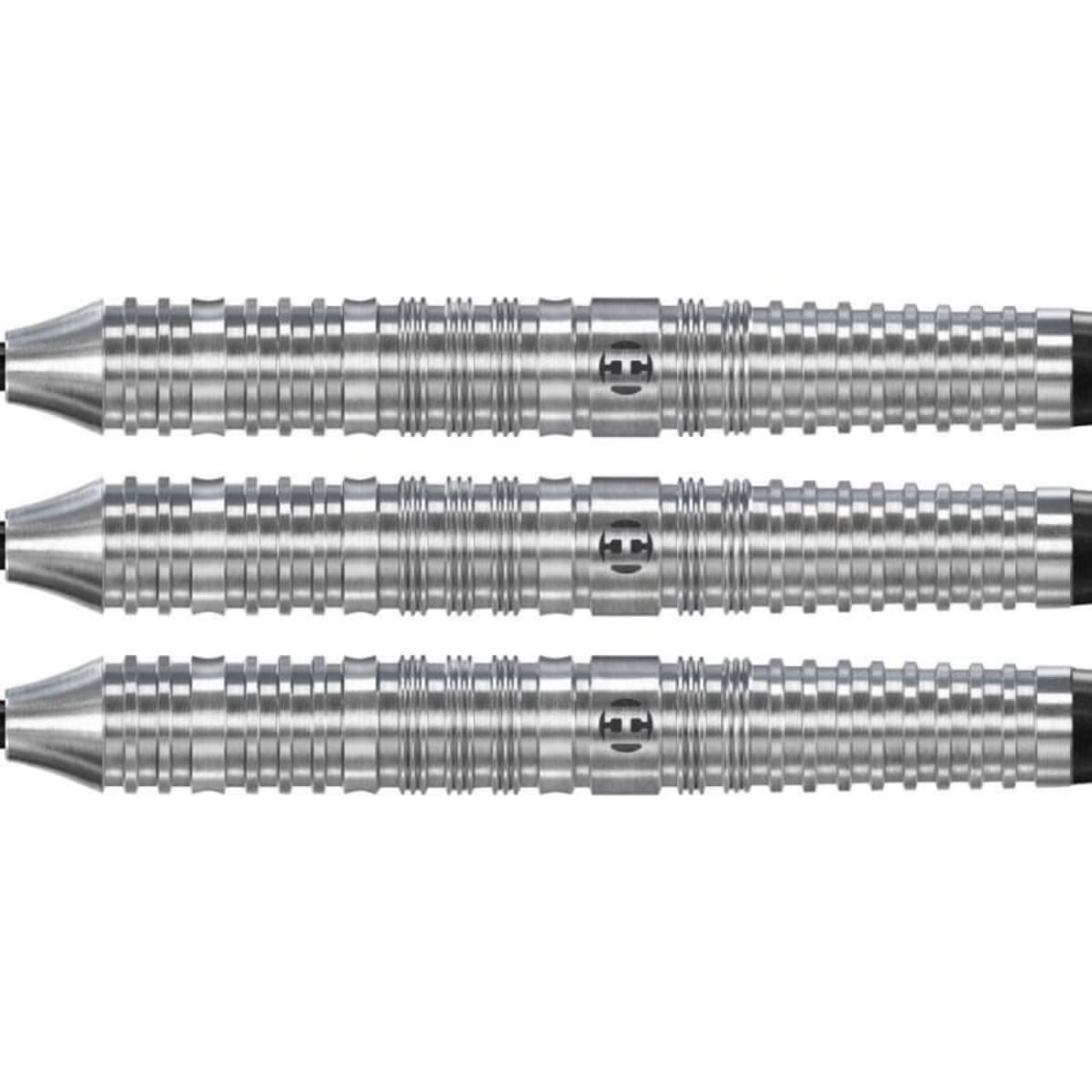 Gedetailleerde close-up van een 90% tungsten dartpijl barrel met professionele ringed grip voor maximale controle.