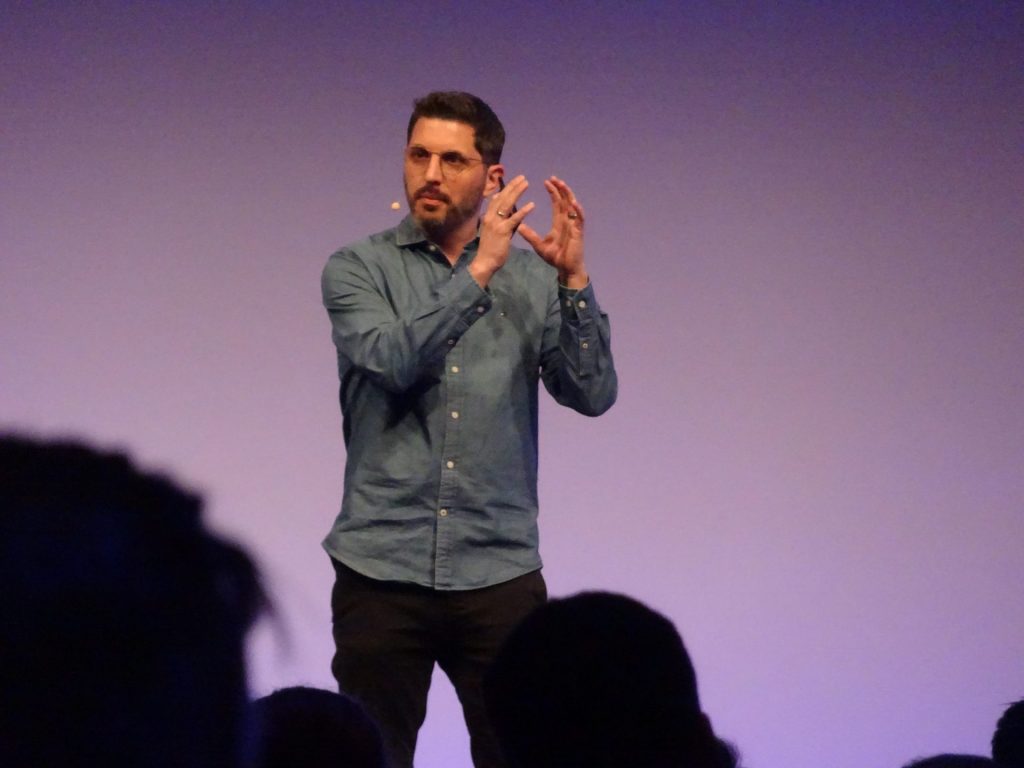 Spotify mag dan een hip merk zijn, een belangrijk deel van de customer service is ondergebracht in lagelonenlanden.