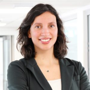 Nauta kreeg de prijs voor de interpreteerbare AI-modellen die zij ontwikkelt. Die zijn niet alleen accuraat, maar de beslissingen zijn ook uitlegbaar.