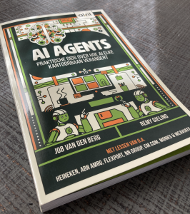 Dit boek gaat over AI-agents: software die zelfstandig taken kan uitvoeren. Krijgt klantcontact hier ook mee te maken? Het antwoord lees je tussen de regels.