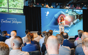 Wat werkt wel en wat werkt (nog) niet qua AI-toepassingen in klantcontact? Realtime spraakvertalen hoort vanaf nu in ieder geval bij de eerste categorie.