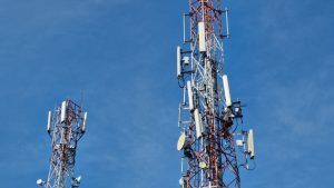 Het mobiele bereik in de grensstreek laat te wensen over. Op sommige plekken blijkt het zelfs onmogelijk de hulpdiensten te bellen.