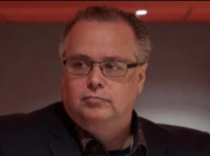 Van Munster startte in 1984 als medewerker reisbureau bij Arke. Zijn laatste rol was Head of Customer Service bij TUI. 