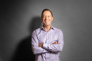 Rhodes, die eerder CEO was van Calabrio voorafgaand aan de samenvoeging met Verint, zal leidinggeven aan de nieuw samengevoegde organisatie.