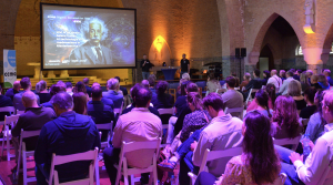 Op het podium van CCMA Digital Conversation 2026: onder meer ABN Amro, Eneco, VGZ, Univé, Lebara en het Noorse Posten, over AI in klantcontact.
