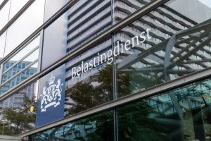 Marktpartijen waarschuwden in de vragenrondes al voor sturende selectiecriteria bij een CCaaS-tender voor de Belastingdienst.